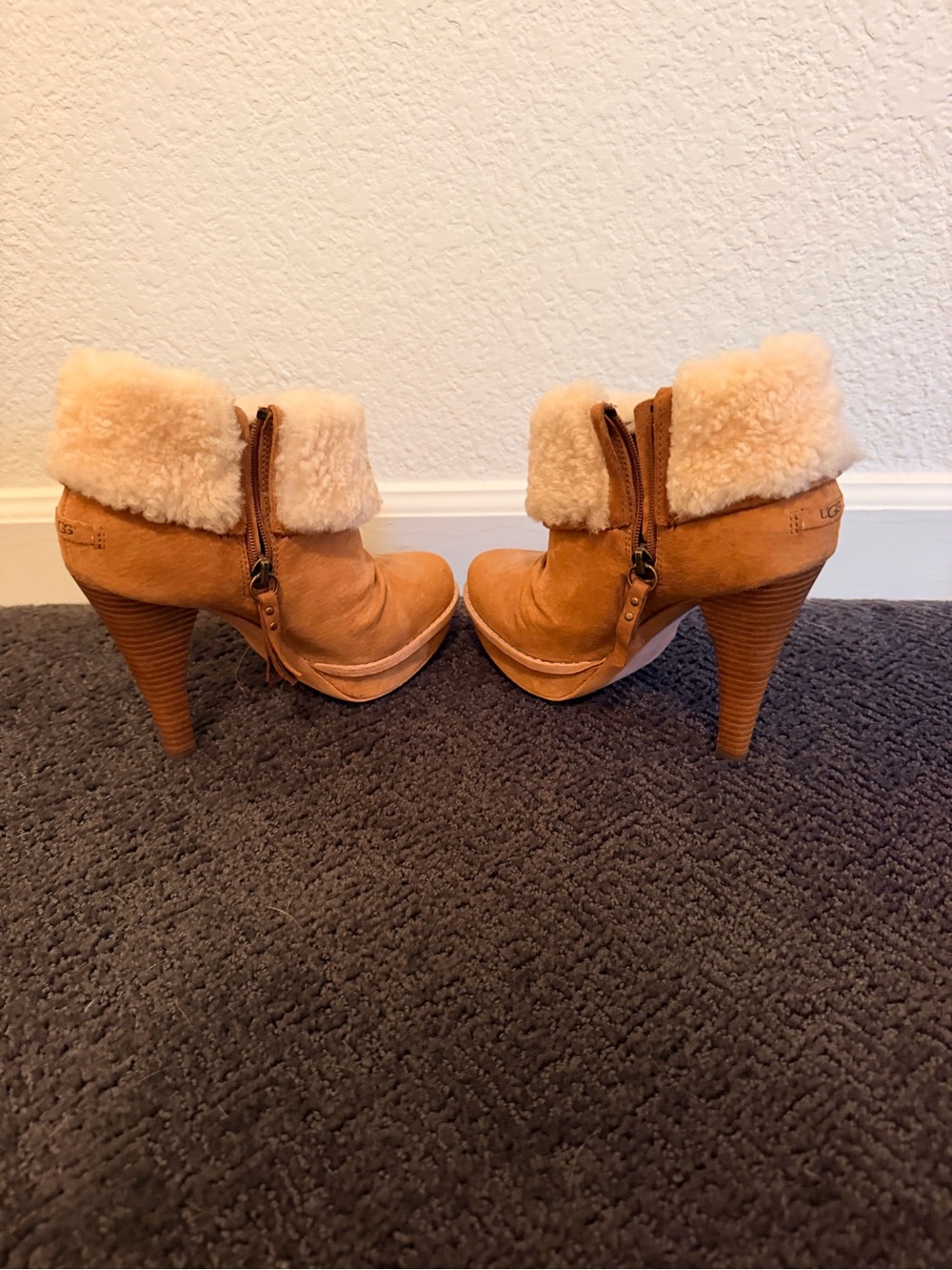 Y2K UGG Georgette platform heels / shearling cuff / chestnut / size 6 - Picture 3 of 5